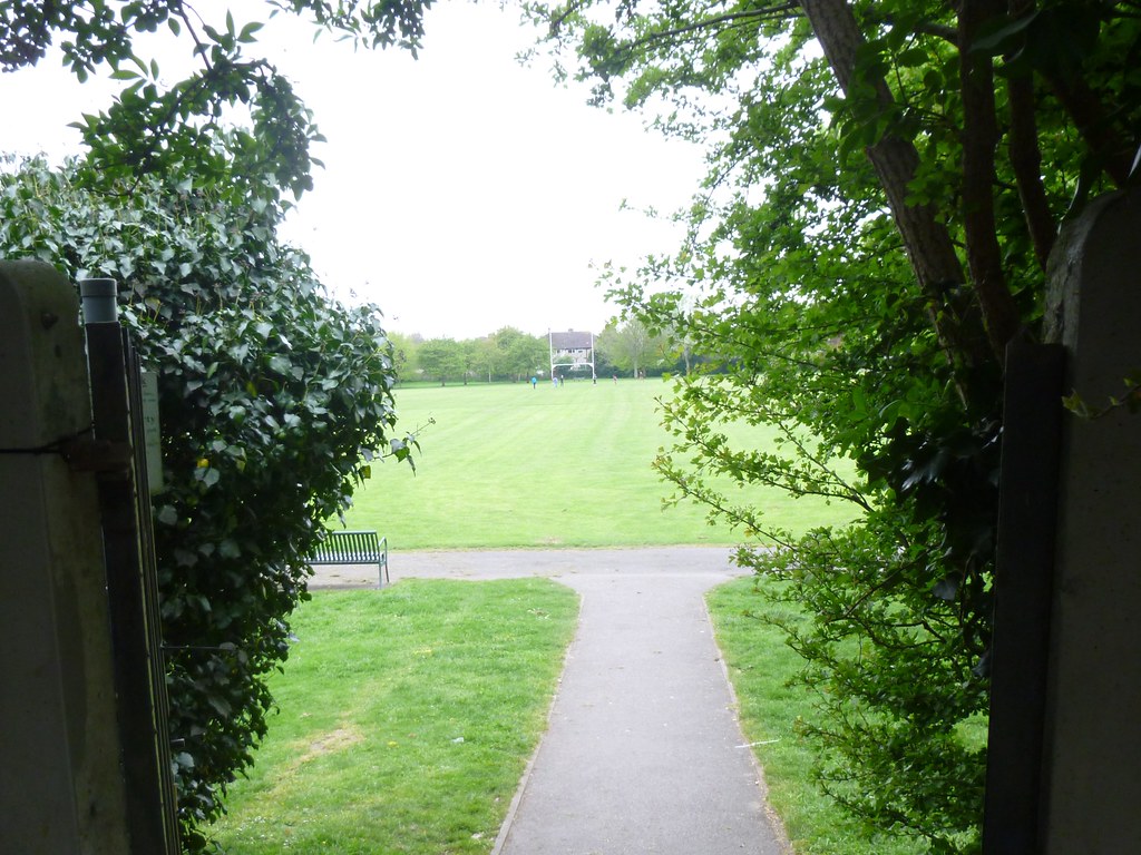 020.t.HestonPark.26.04.15 From Hibernia Road in Hounslow t… Flickr