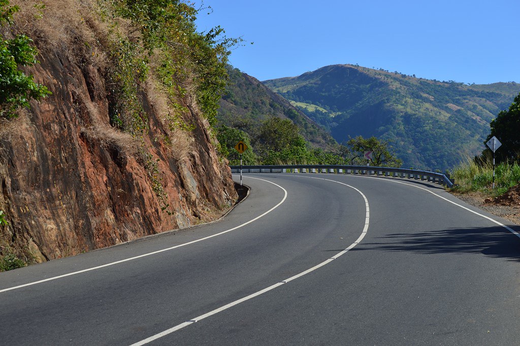 A 26 Road passing 12th Bend The A 26 (Kandy Mahiyangana … Flickr