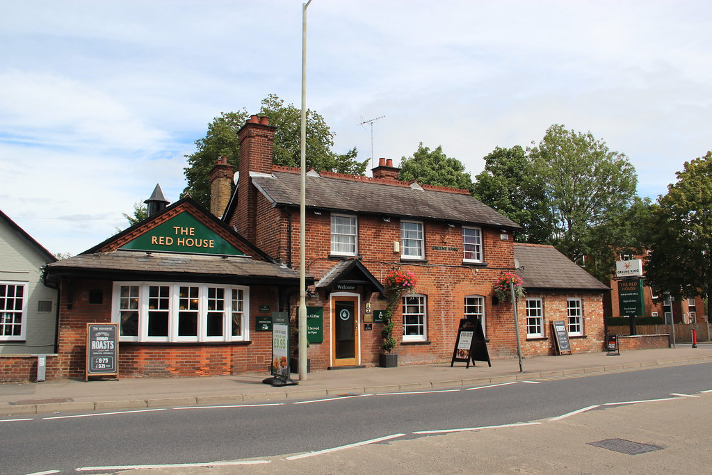 The Red House pub, Watford Rd, Croxley Green Peter Dean Flickr