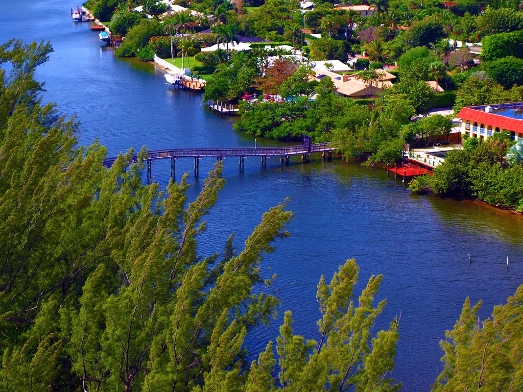 FORT LAUDERDALE, FLORIDA* One of many canals winding throu… Flickr