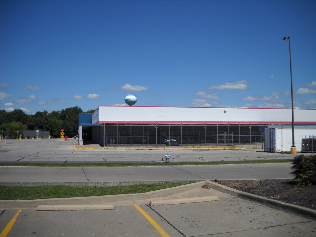 Old Boonville, MO WalMart The old Boonville, MO WalMart … Flickr