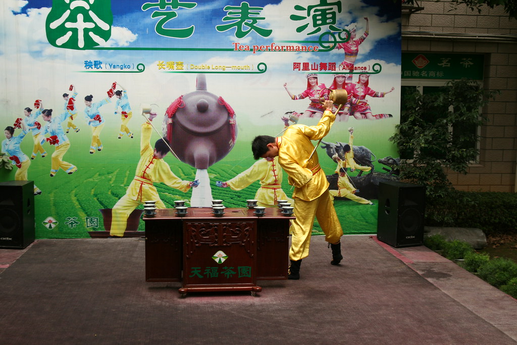Kungfu Tea Master The Kung Fu Tea Master at work in the Te… Flickr