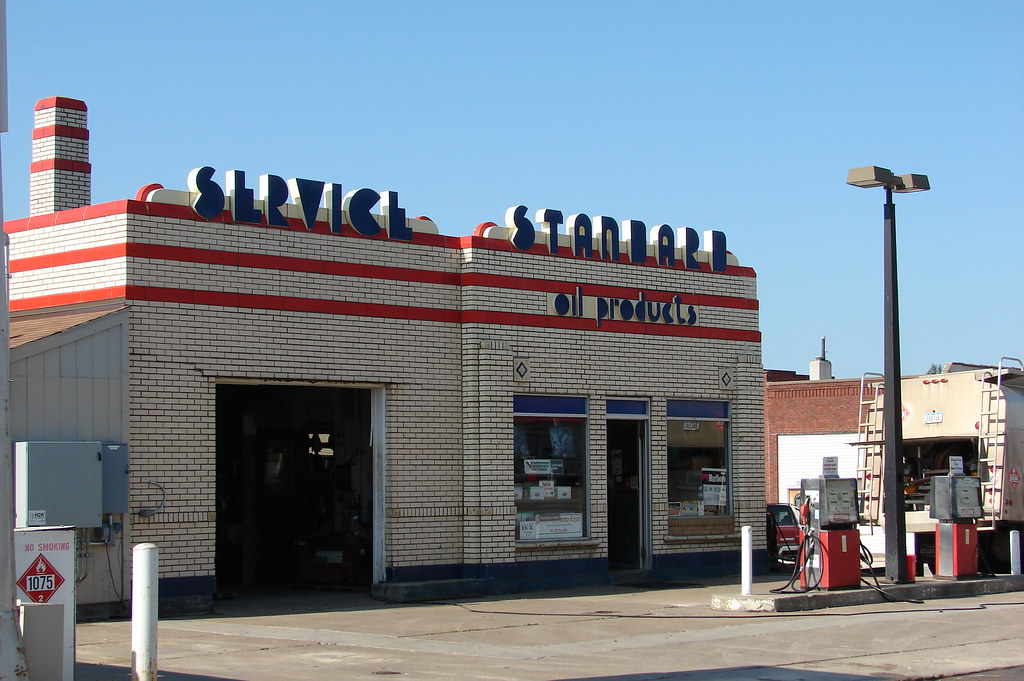 Art Deco gas stationBrooklyn,IA Located in Brooklyn, IA, … Flickr