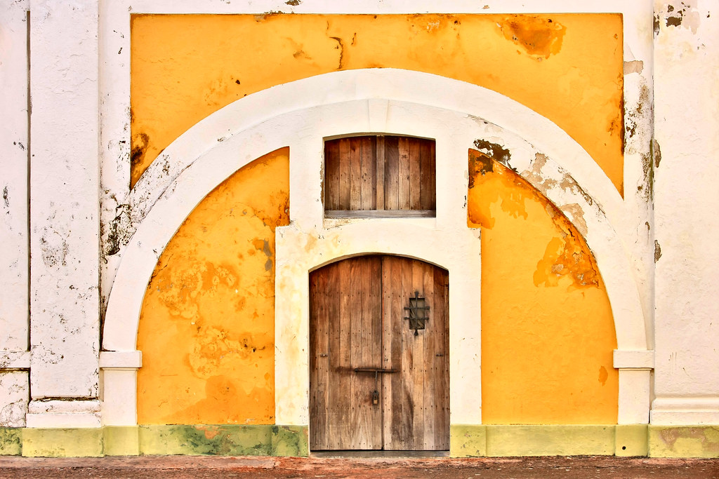 Inside El Morro, arched door I like Caribbean architecture… Flickr