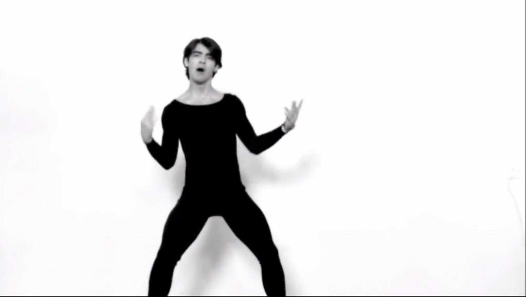 Joe Jonas Joe Jonas dancing to single ladies! Screencapped… Flickr