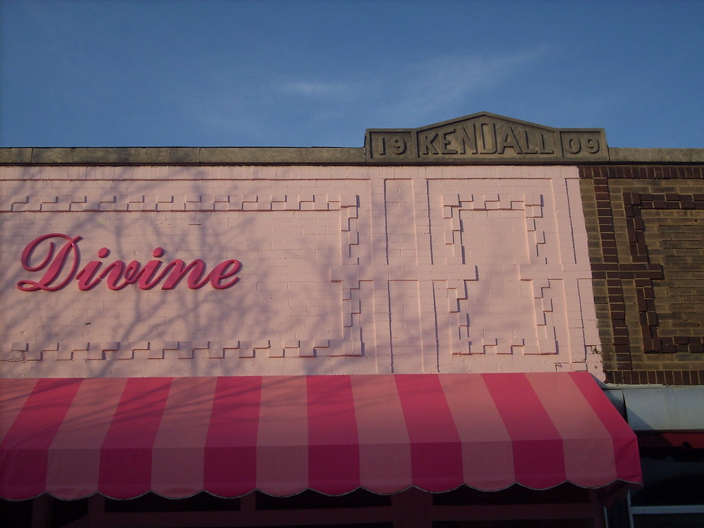 downtown Geneva, IL is almost painfully cute, so I've s… Flickr