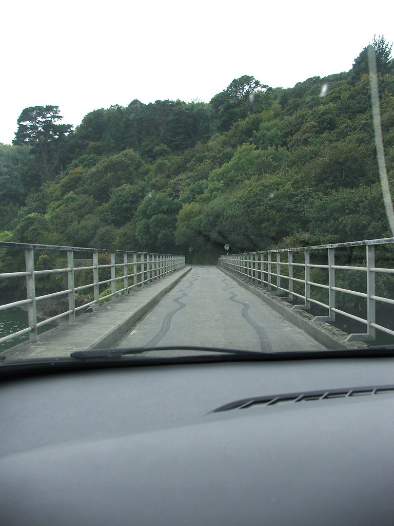 Road between Glandore and Union Hall The road crosses Glan… Flickr