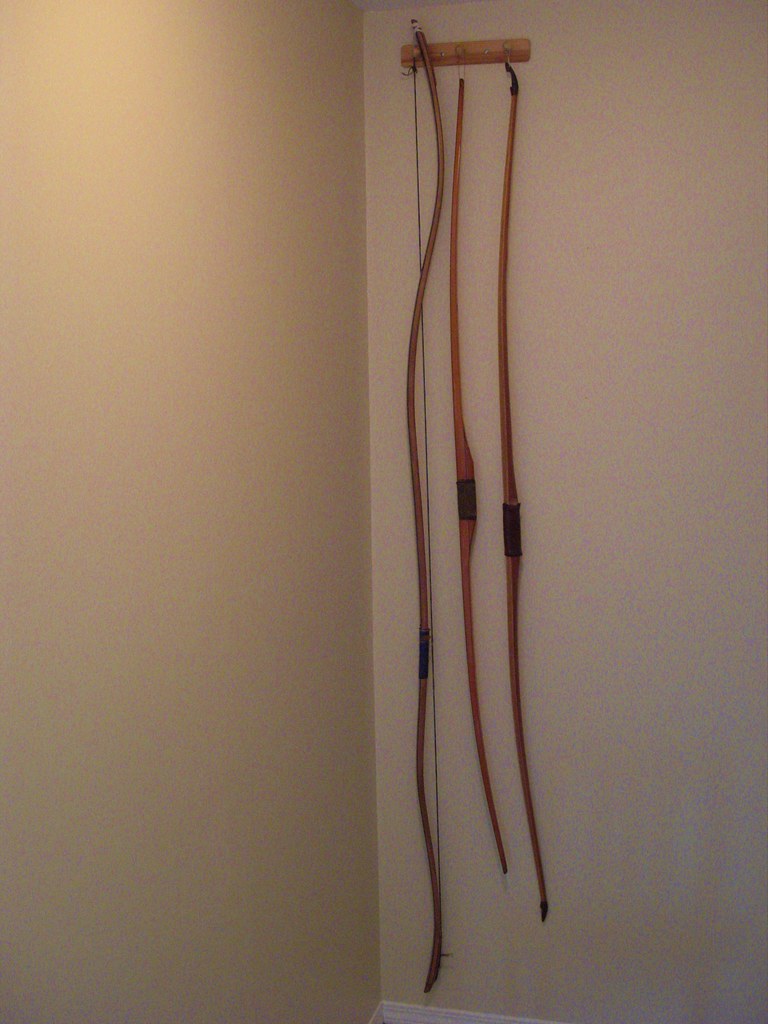 Wooden bows Yumi, modern longbow, English longbow lionsgater Flickr