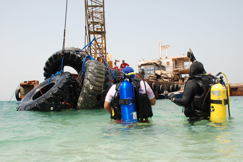 رفع مخلفات جزيرة أم المرادم 2 فريق الغوص kuwait dive team Flickr