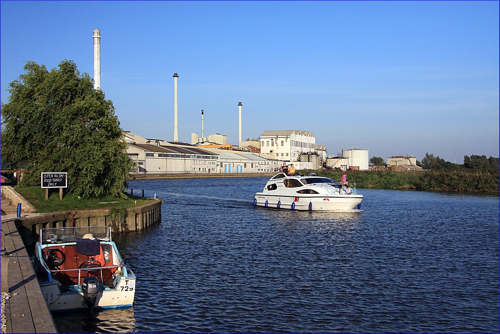 River Yare The little village of Cantley, Norfolk, is domi… Flickr