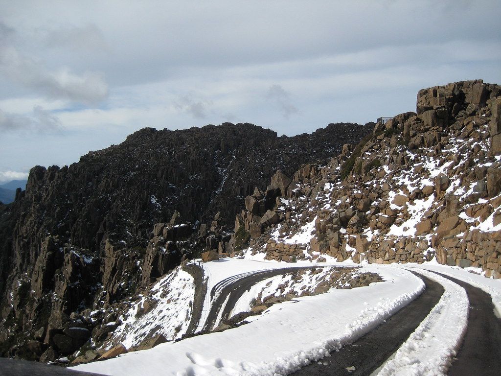 Road to ski fields Ben Lomond National Park, Tasmania Swandives