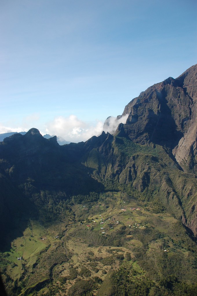 Tour de l'ile de la Réunion en hélicoptère avec Hélilagon … Flickr