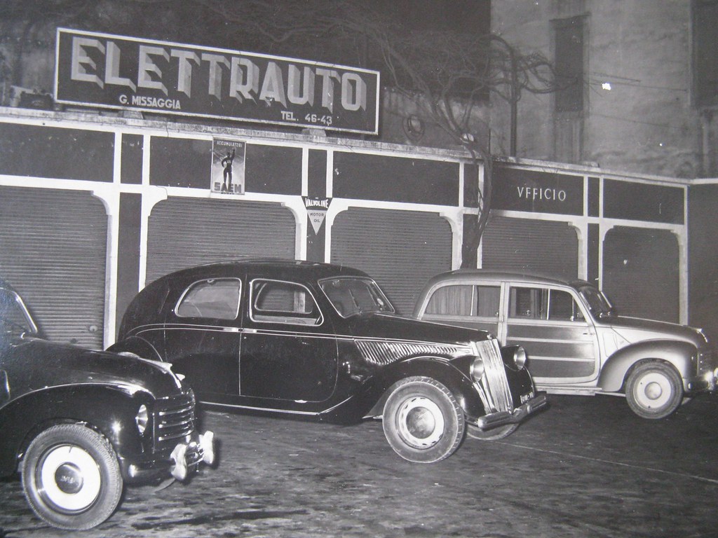 Garage Vicenza. Anni '50. ExSet La Mia Vicenza Il cortil… Flickr