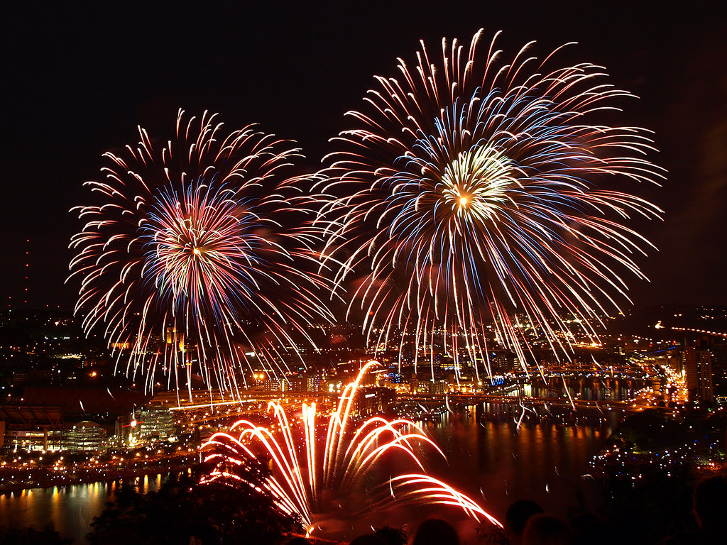 Pittsburgh 2009 4th of July Fireworks 01 a photo on Flickriver
