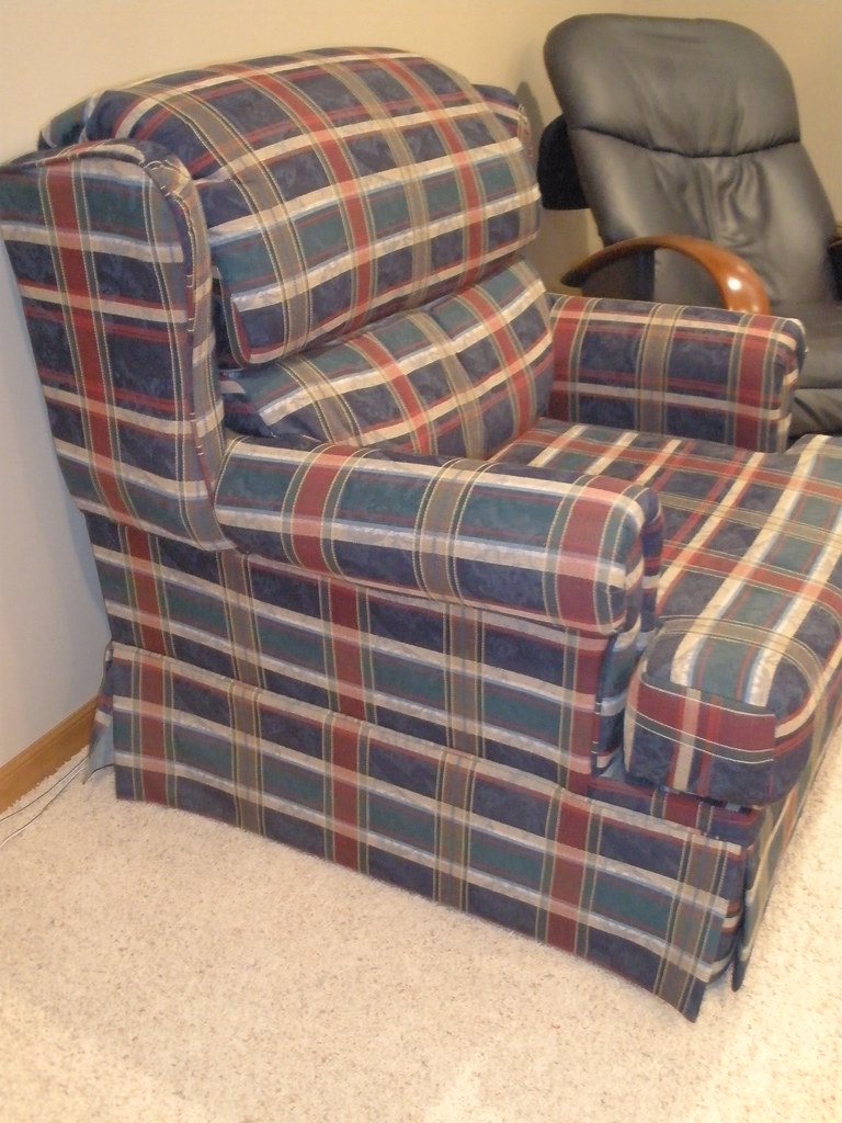 Plaid overstuffed chair side view Very comfortable chair! Flickr