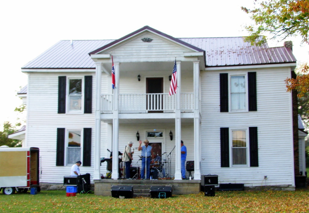 Auburntown, TN Porch entertainment The town of Auburntown … Flickr
