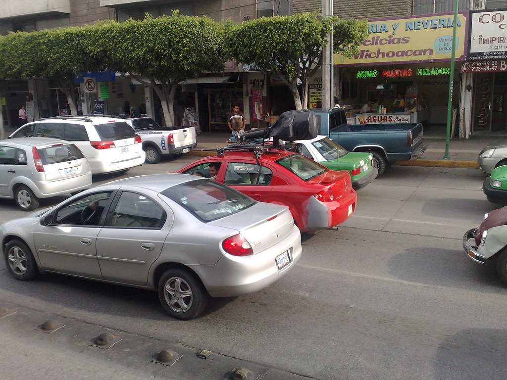 Google Car en León Guanajuato! Sobre López Mateos. Emmanuel Alanis