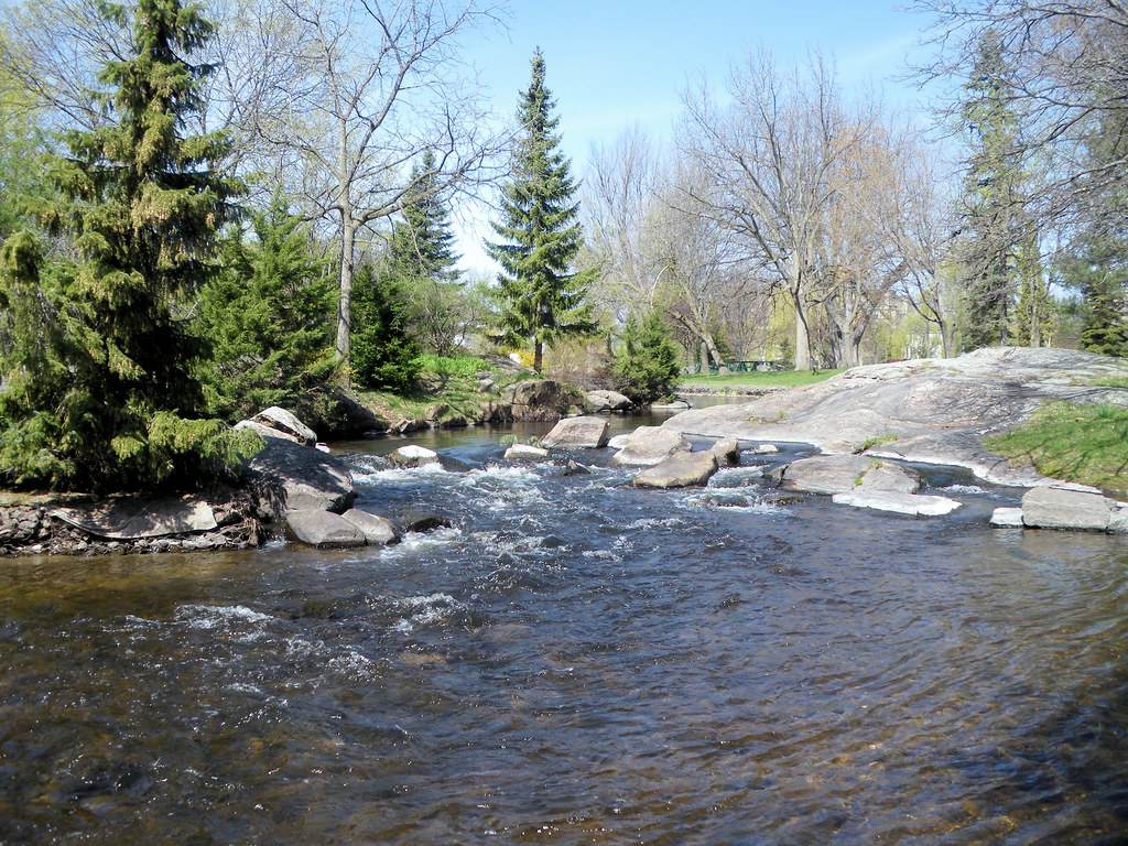 20 2010_Apr_24_Perth Stewart park The river through th… Flickr