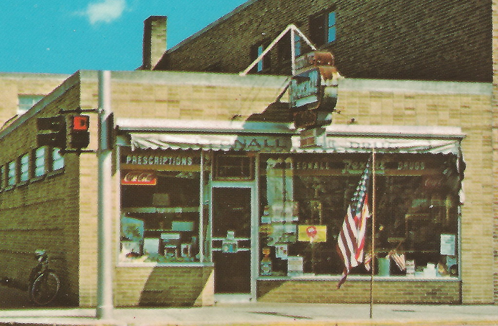 NE Cheboygan MI 1960s Downtown Leonard Drugs Main Street R… Flickr
