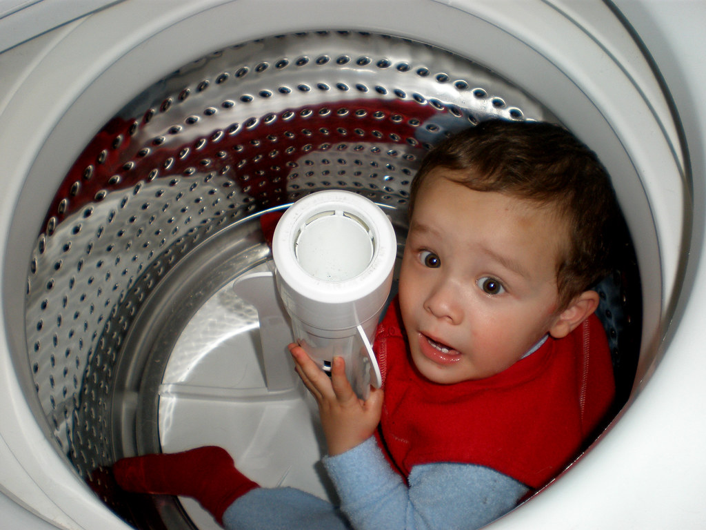 Kid In Washing Machine Sunday 6th September 2009 Jyran on … Flickr