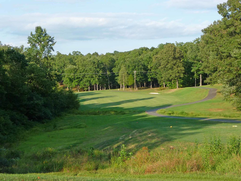 Lake Monticello Golf Course, Hole 4Tee This long dogleg i… Flickr