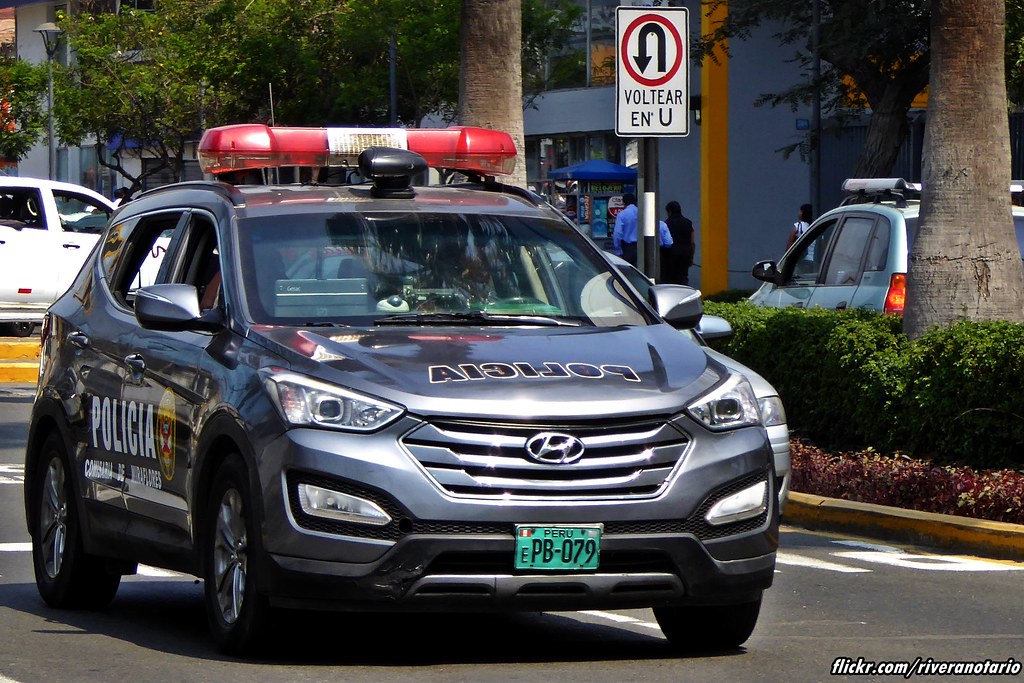 Autos de Policía del Perú Flickr