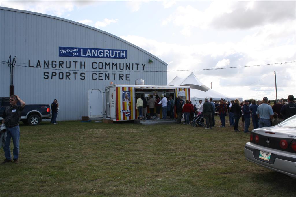 IMG_1537 (Large) Langruth 100 CentennialPeople Day12009 … Flickr