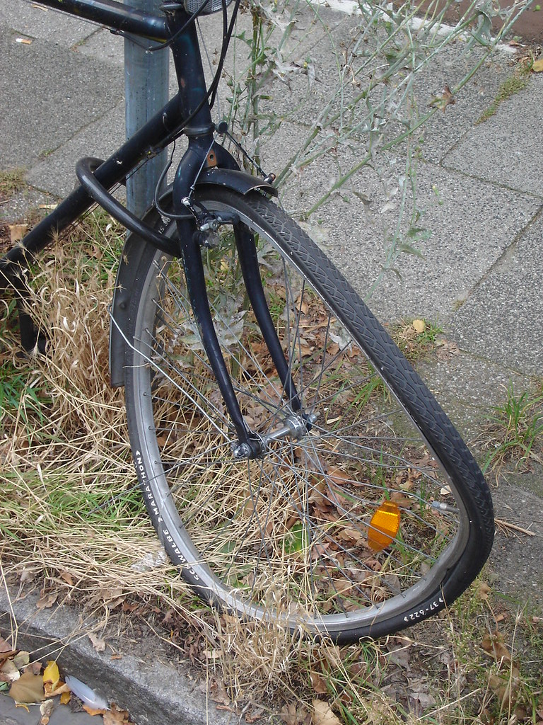 kaputtes Fahrrad / Vorderrad / Achter 王磊爱 Flickr