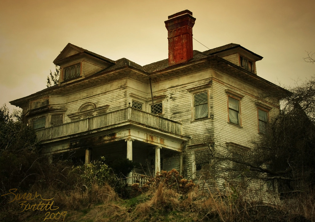 Haunted House, Astoria Took a drive down to Astoria the ot… Flickr