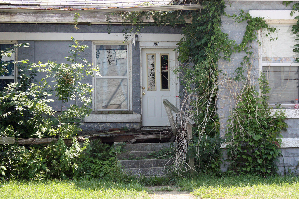 Bulpitt IL Same Porch, Different Season This is the porc… Flickr