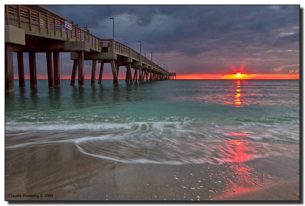 Watching the Rising Sun Dania Beach Pier, Hollywood, FL He… Flickr
