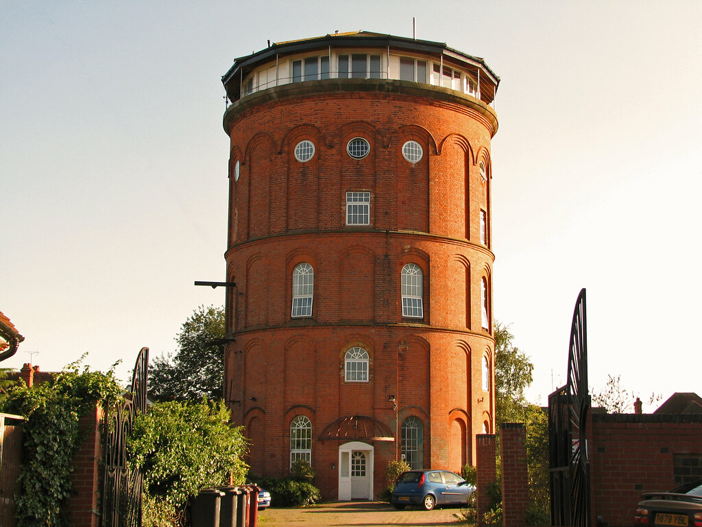 Tilehurst, Berkshire UK The Norcot Water Tower, built at… Flickr