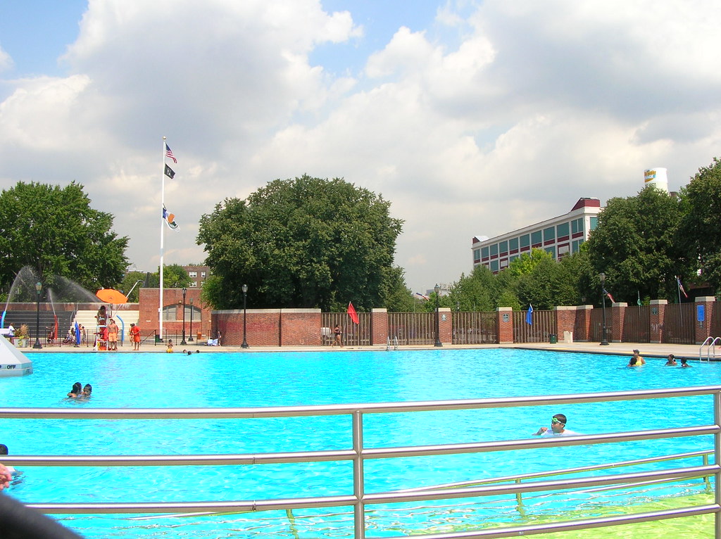 swimming pool red hook august 2006, children's section Flickr
