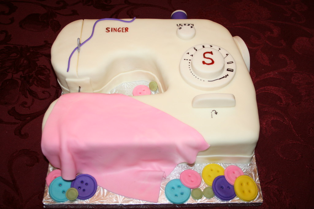 Sewing Machine Cake My friend found an image of a similar … Flickr