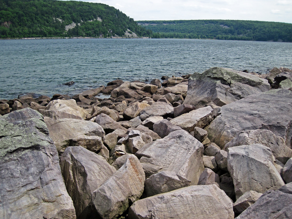 Talus from bluff of Baraboo Quartzite (upper Paleoproteroz… Flickr