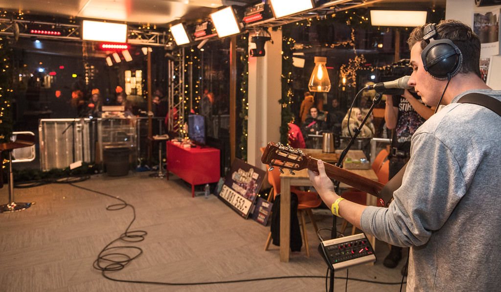 Nielson in het Glazen Huis 3FM Serious Request 2016 vraagt… Flickr