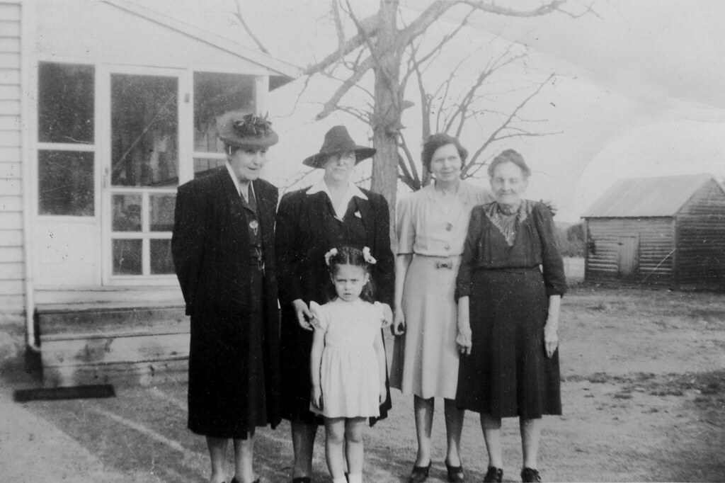 Leasburg, North Carolina LefttoRight Bessie Thompson, M… Flickr