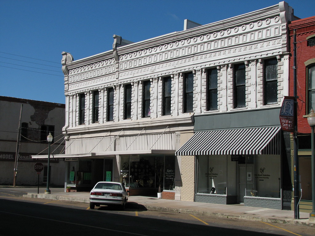 Downtown Helena Helena, Arkansas is an interesting old riv… Flickr