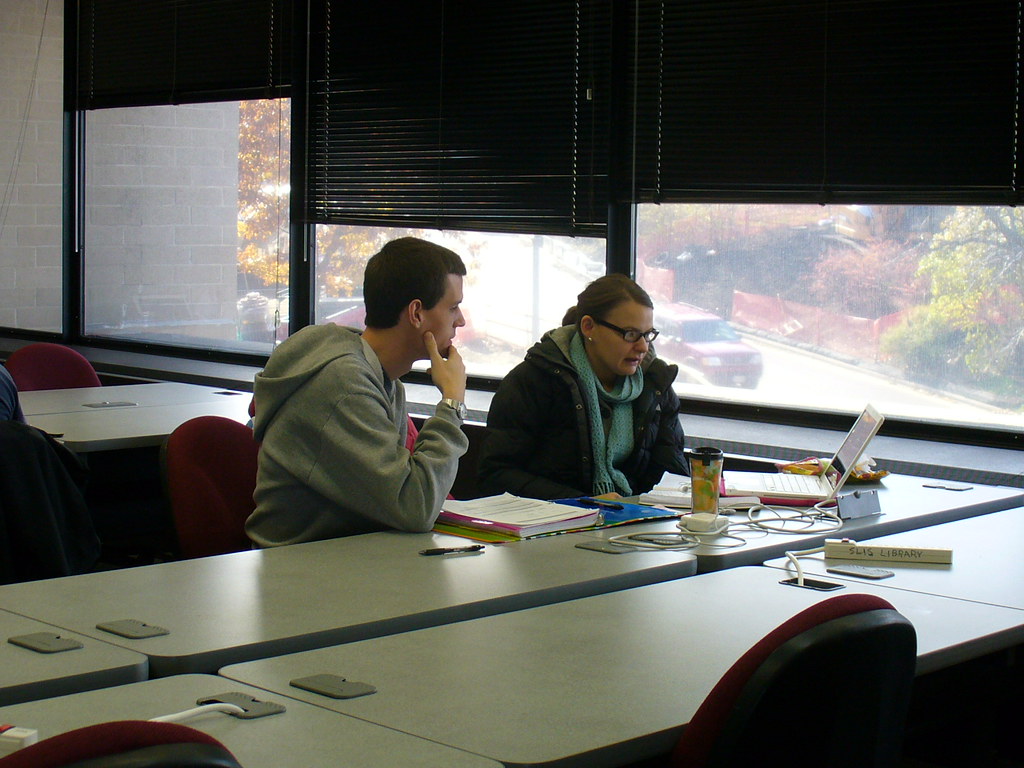 09 Working on a project in SLIS Library Mel Becker and Jas… Flickr
