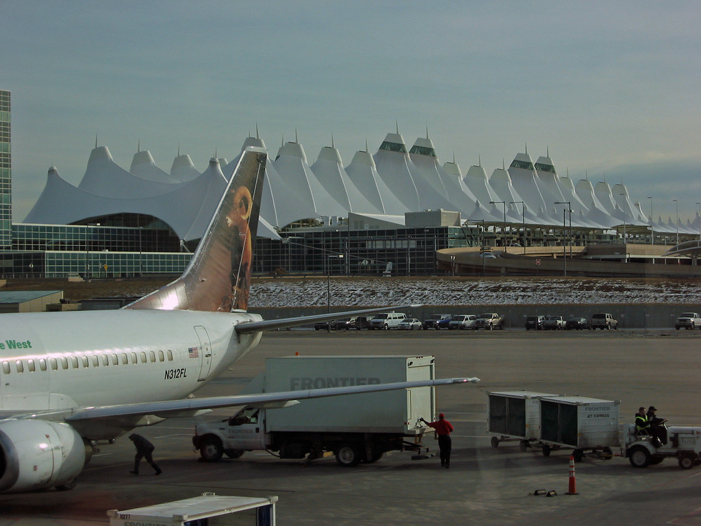 Denver Airport Terminal The tail of a Frontier Airlines 73… Flickr