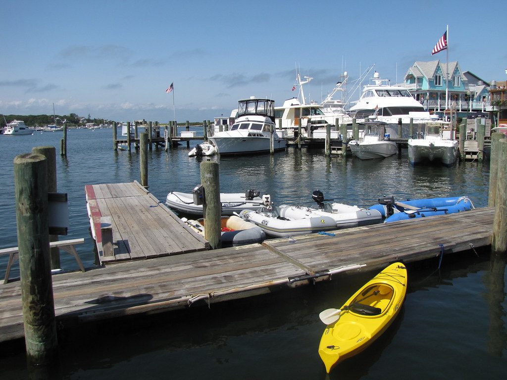 Kayak at Martha's Vineyard harbor Read the Cape Cod 2009 b… Flickr