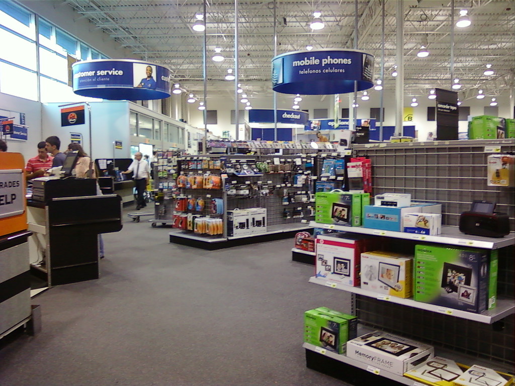Best Buy Waterloo, Iowa Interior 2 Nathan Bush Flickr