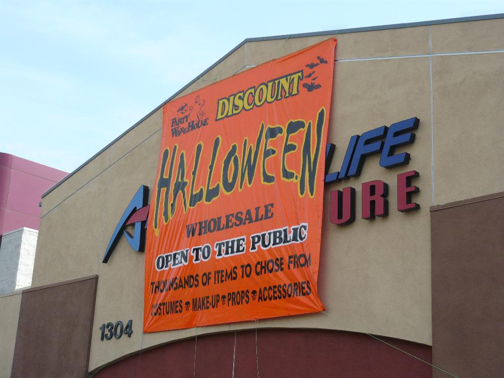 Halloween Outlet Joe & Clare Flickr