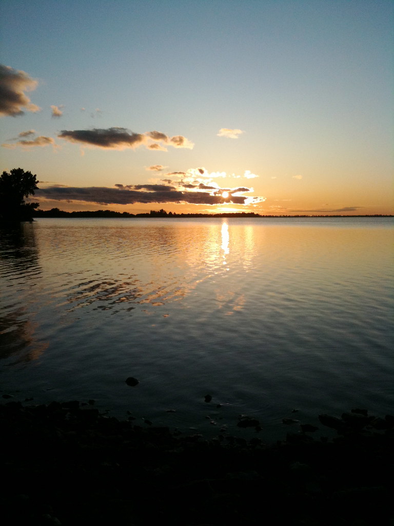 Sunset Consecon, Ontario. beverlyislike Flickr