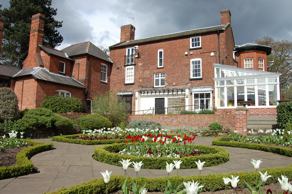 Bantock House Museum, Wolverhampton The gardens that surro… Flickr