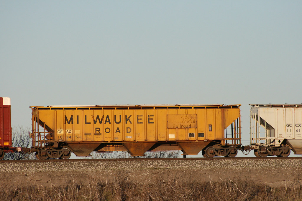 Milwaukee Road Hopper Milwaukee Road hopper car at Oak Har… Flickr