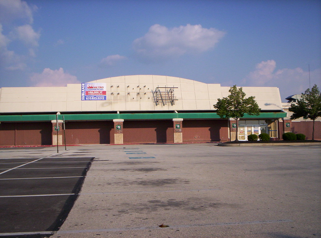 Kmart Norristown, PA Kmart Plaza, 2700 Dekalb Pike; open… Flickr