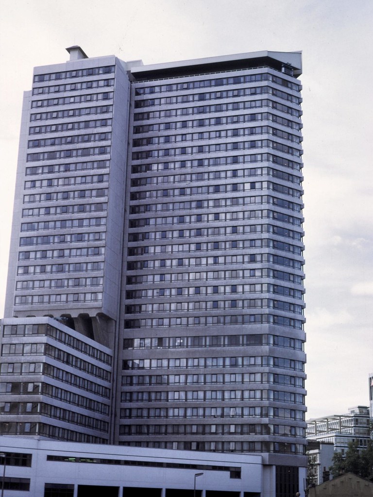 652London Zoo1974Penta Hotel david.l.quayle Flickr