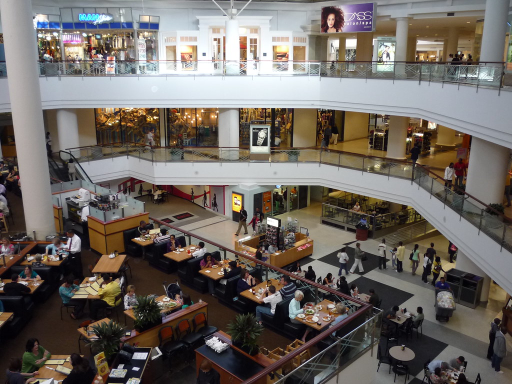 Lenox Square Mall Inside 1 thesuprachris Flickr
