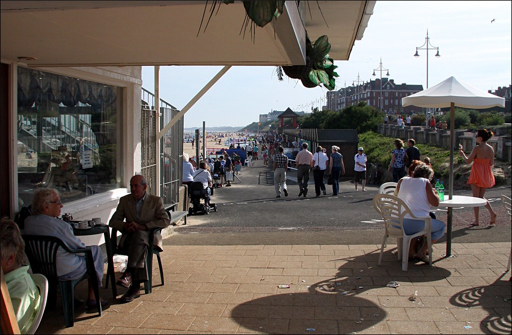 Tea for Two Marine Parade, Lowestoft. Claremont pierhead. Howard G
